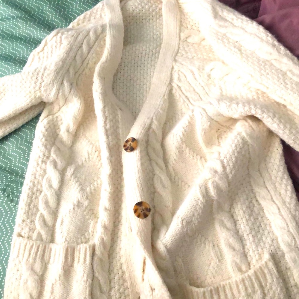 White small vintage sweater